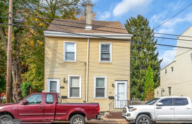 213 S KING STREET - 213 South King Street, Gloucester City, NJ 08030