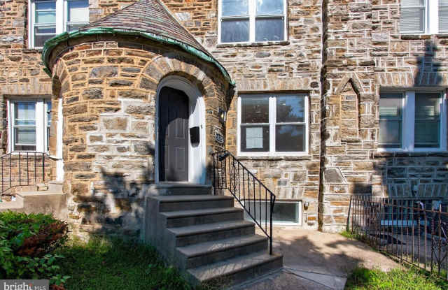 5925 WOODCREST Avenue Gallery 2
