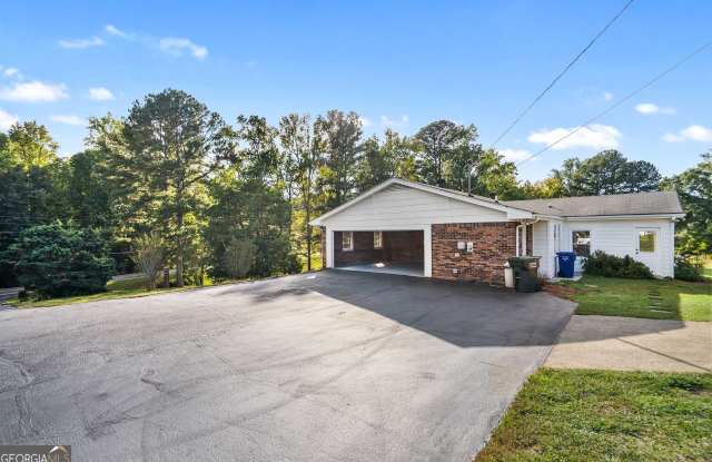 6015 Center Hill Church Road Gallery 3