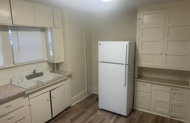 4642 Bancroft Ave - 4642 Bancroft Avenue, Lincoln, NE 68506