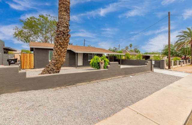 Newly Remodeled 3 Bed 1 Bath in Great Location - 115 North 33rd Avenue, Phoenix, AZ 85009