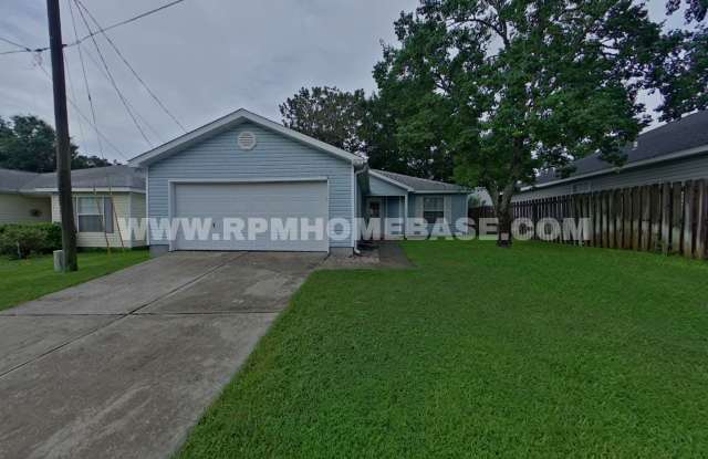 Charming Home with 2-Car Garage and Convenient Location Near Hurlburt  Eglin AFB! photos photos