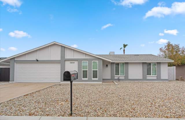 $2,650 Chandler Home For Lease 4 Beds-2 Baths Remodeled Home Large Private Backyard-No HOA! photos photos