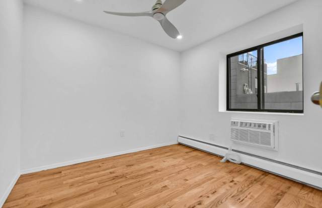 177 Moffat Street Gallery 3