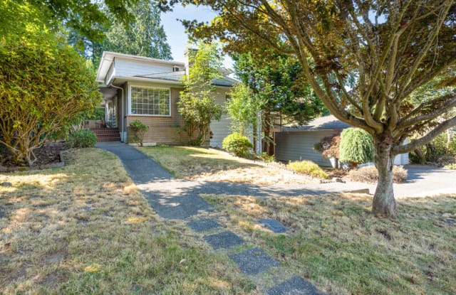 10615 NE 47th Pl - 10615 Northeast 47th Place, Kirkland, WA 98033
