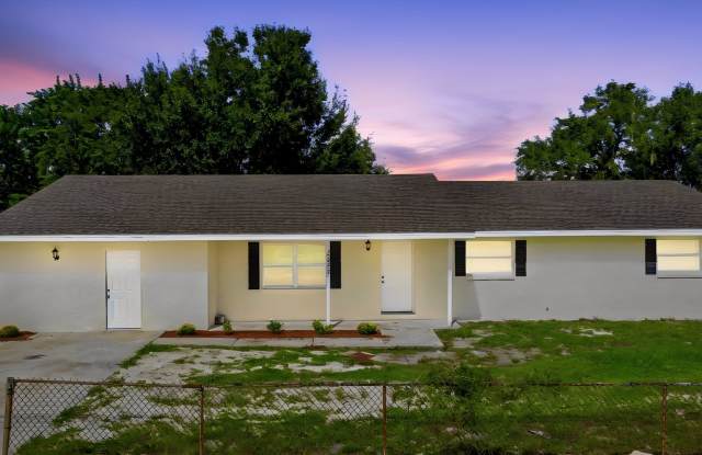 Charming 2-Bedroom, 1-Bath Home in Lakeland, FL Gallery 3
