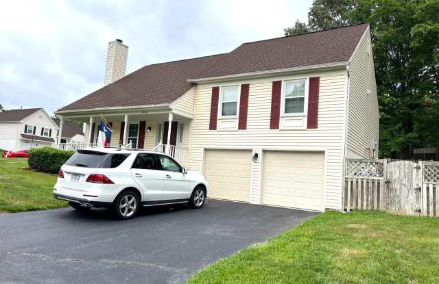 7684 GREEN GARLAND Drive Gallery 2