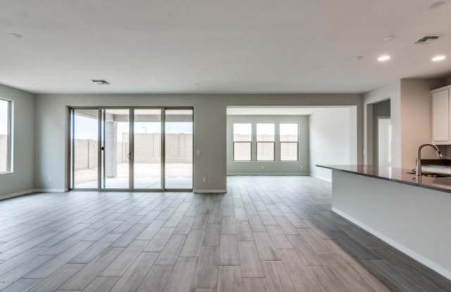 517 South 198th Avenue Gallery 2