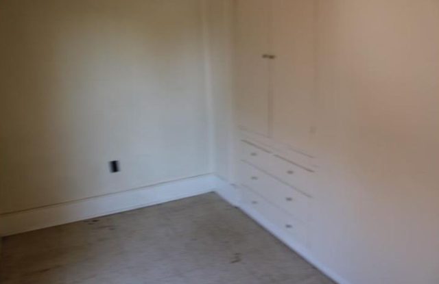 2-3 bedroom house Rochester Gallery 4