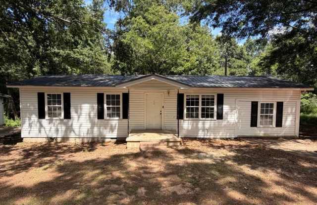 4 bed 1 bath home Gallery 1