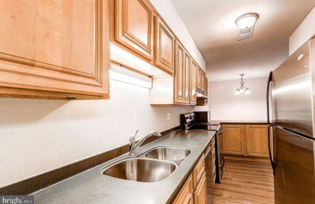 5803 REXFORD DRIVE Gallery 2