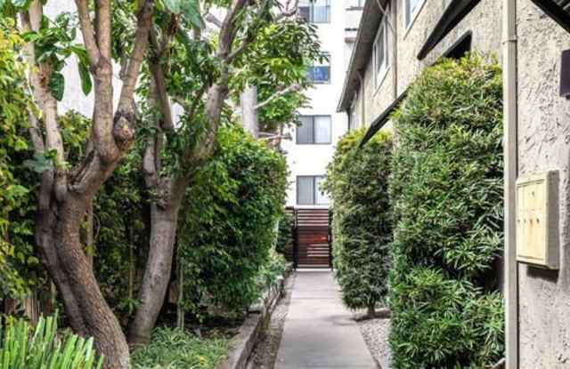 4443 Saugus Ave unit: 3 Gallery 4
