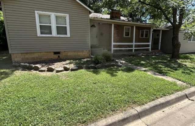 Nice 3 bedroom 1 bath home Walking distance to PSU!! photos photos