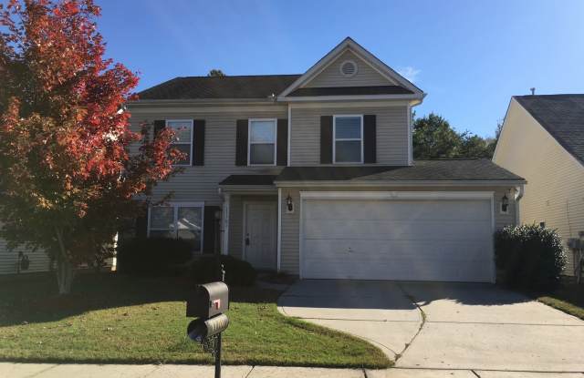 Beautiful 3 bedroom, 2.5 bath home located in the Waterlyn Subdivision! Gallery 1