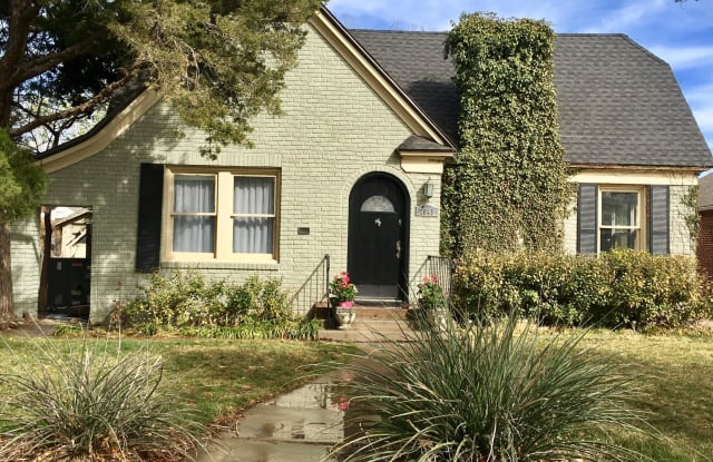 2045 HUGHES ST - 2045 Hughes Street, Amarillo, TX 79109