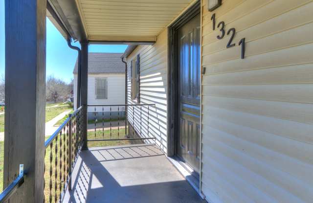 1321 Bellevidere Drive Gallery 2