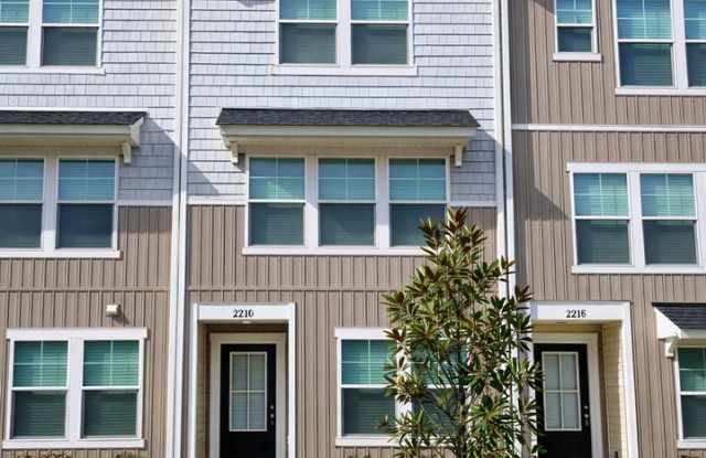 3-Bedroom, 3.5 Bath Townhome for Rent in Mooresville, NC | Attached Garage & Modern Kitchen photos photos