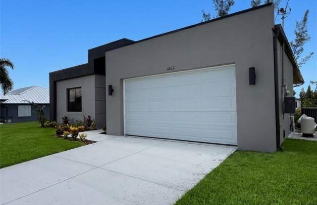 4322 Kismet Parkway W Gallery 2