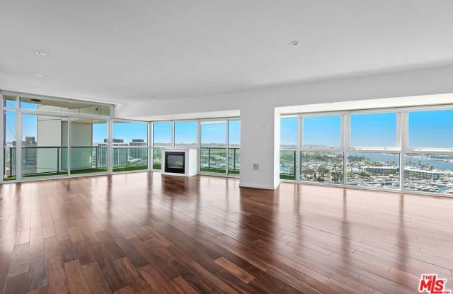 13600 MARINA POINTE DR photos photos
