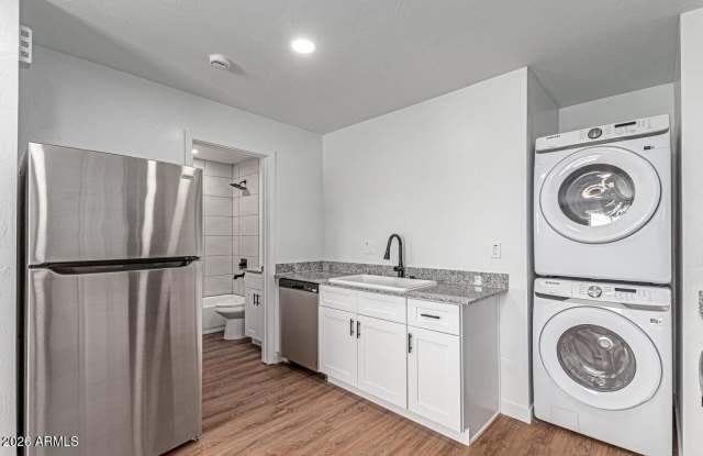 3153 W SWEETWATER Avenue Gallery 2