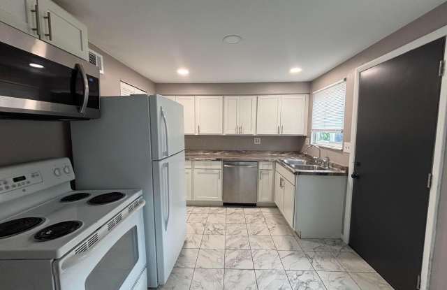 859 Oakland Park Avenue Gallery 3