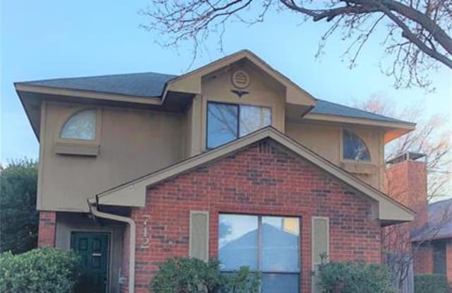 742 Red Oak Drive - 742 Red Oak Drive, Lewisville, TX 75067