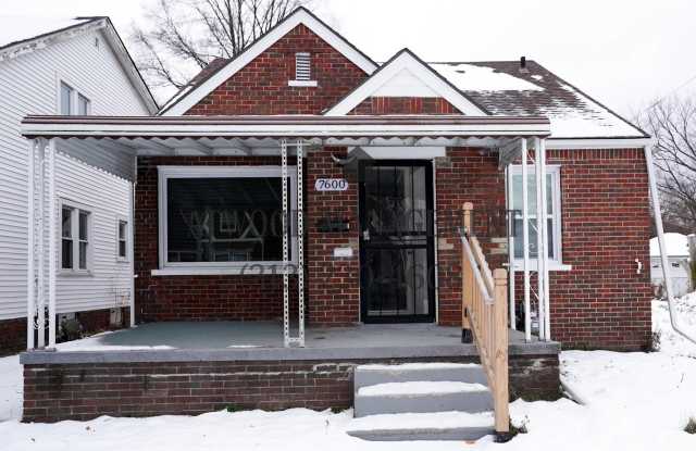 This beautifully updated 3-bedroom, 1-bath single-family home is ready for move-in! photos photos