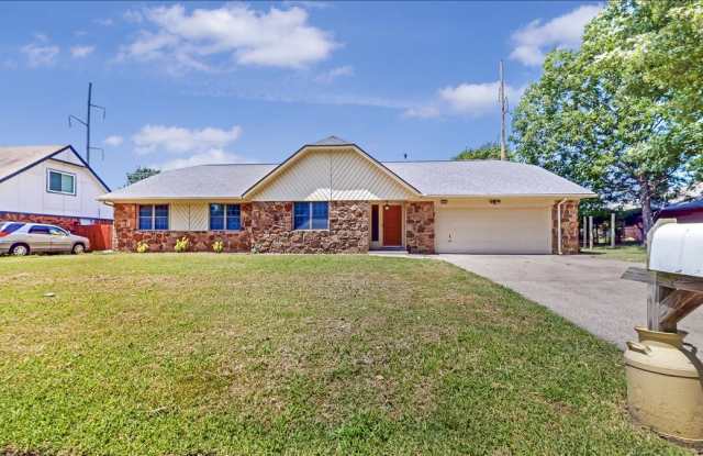 4004 South Maple Avenue photos photos
