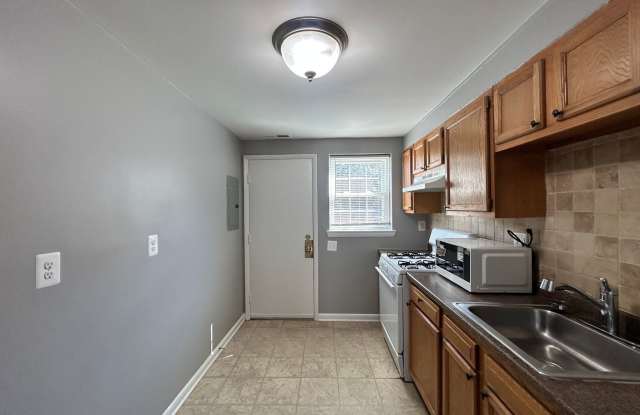 Baltimore - 2 Bedrooms and 1 baths Available! photos photos Baltimore - 2 Bedrooms and 1 baths Available! photos photos