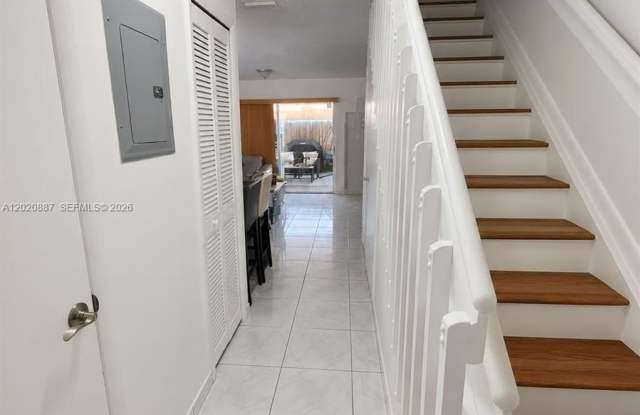 8059 NW 8th St photos photos