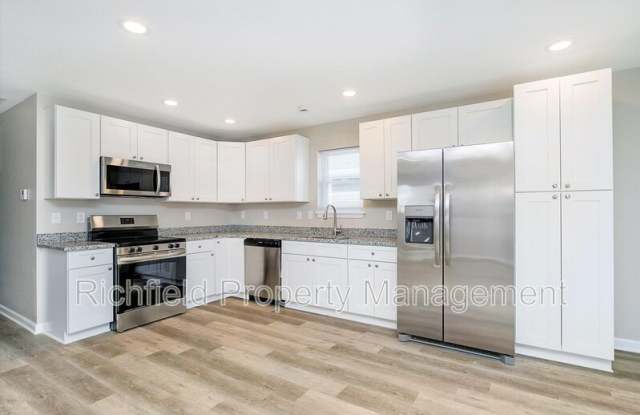 2534 Columbia Avenue - B Gallery 4