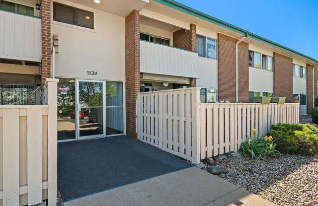 *AVAILABLE NOW*  3 Bedroom for Great Price In Gunbarrel *$1000 Deposit Gallery 1
