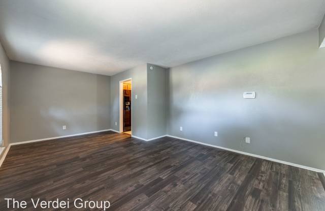 5052 Pemberton Ln Gallery 3