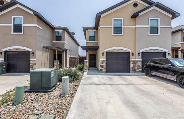 123 Niagara Dr. photos photos