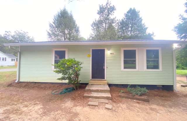 3bd/1ba House Renovated In 2021 near Hwy 21 Hwy 70 - 1105 Old Charlotte Road, Statesville, NC 28677 3bd/1ba House Renovated In 2021 near Hwy 21 Hwy 70 - 1105 Old Charlotte Road, Statesville, NC 28677