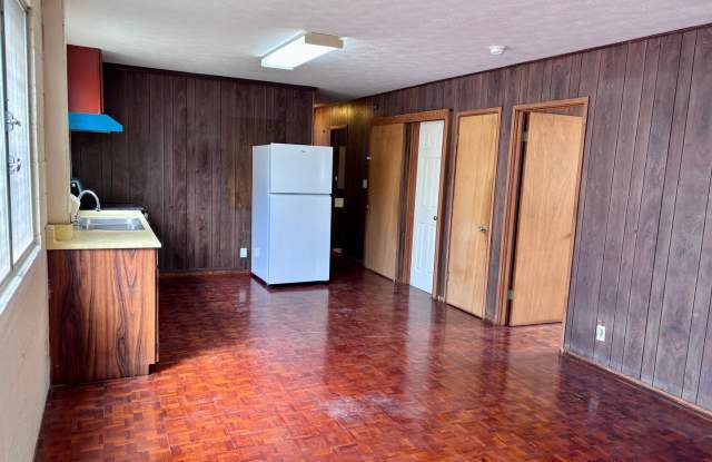 Available September 9, 2026 | A 3 Bedroom + Den, 1.5 bath duplex with 2 parking nested in Kaimuki Gallery 3
