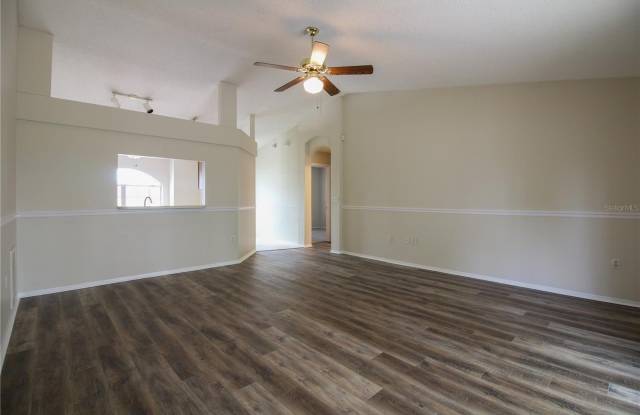527 EMERALD COVE Loop Gallery 3