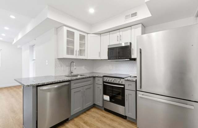 2148 N Franklin St photos photos