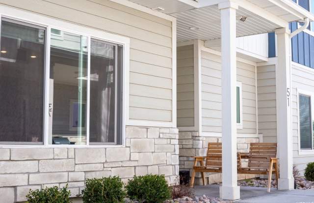 270 E 1825 - 270 East 1825 North, North Ogden, UT 84404