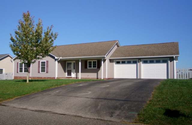 3 Bed/2 Bath. Master on Main. Close to shopping, US 460, and I-81 photos photos 3 Bed/2 Bath. Master on Main. Close to shopping, US 460, and I-81 photos photos