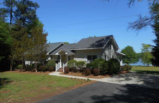 Lake Front 2-Bedroom Home on Beautiful Lake Wylie with a Dock and Boat Lift - 4640 Allison Creek Road, York County, SC 29745