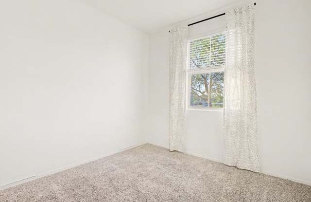 4 Bedroom, 3 Bathroom Gallery 4
