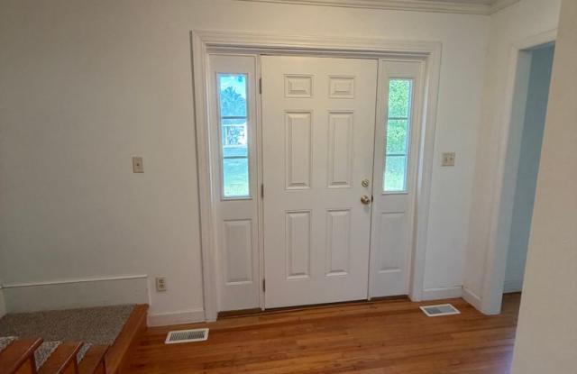 Large 3 bedroom 2.5 bathroom home Gallery 3