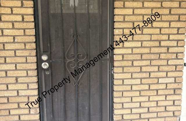 Spacious 5 Bedroom Home with Large Backyard & In-Unit Washer/Dryer photos photos Spacious 5 Bedroom Home with Large Backyard & In-Unit Washer/Dryer photos photos