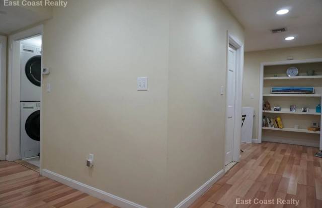 3 bed + 2 bath Duplex Gallery 3