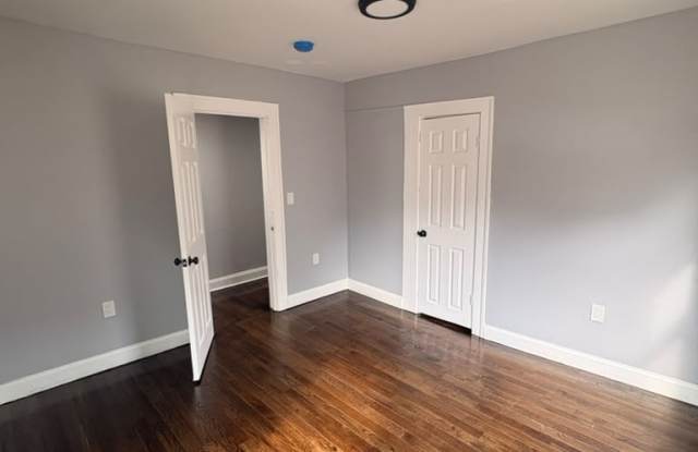 424 Ferry Street - 1L Gallery 1