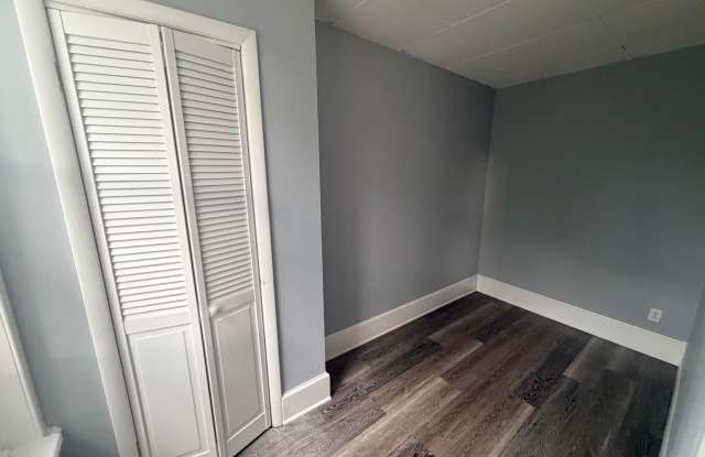 STUDIO APARTMENT HEAT / HOT WATER / GAS INCLUDED - Downtown Albany Gallery 3