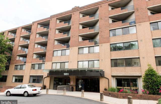 1951 SAGEWOOD Lane unit: 305 photos photos