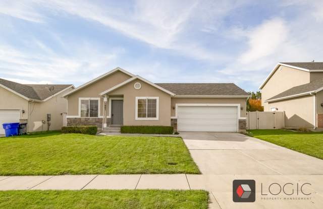 Stunning Single Family Home In Excellent Location! photos photos