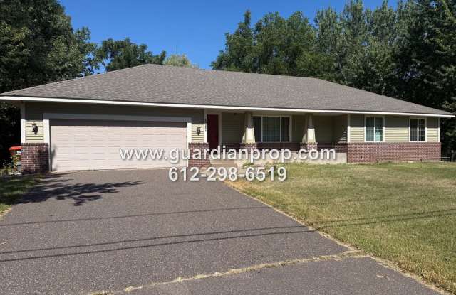 Large Rambler in Maplewood Available Now, Family Room w/Fireplace, Oversized Two Car Garage, Yard Space photos photos